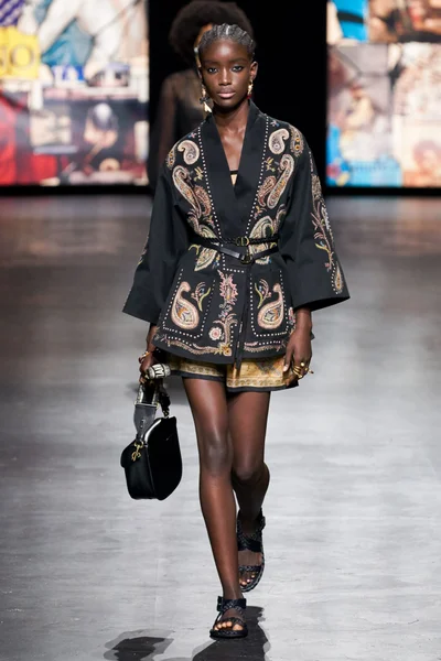 Look 23